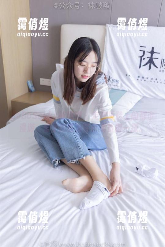 BoBoSocks袜啵啵 - 走在板鞋上的都市漫游，稚予的高清写真集值得一探。