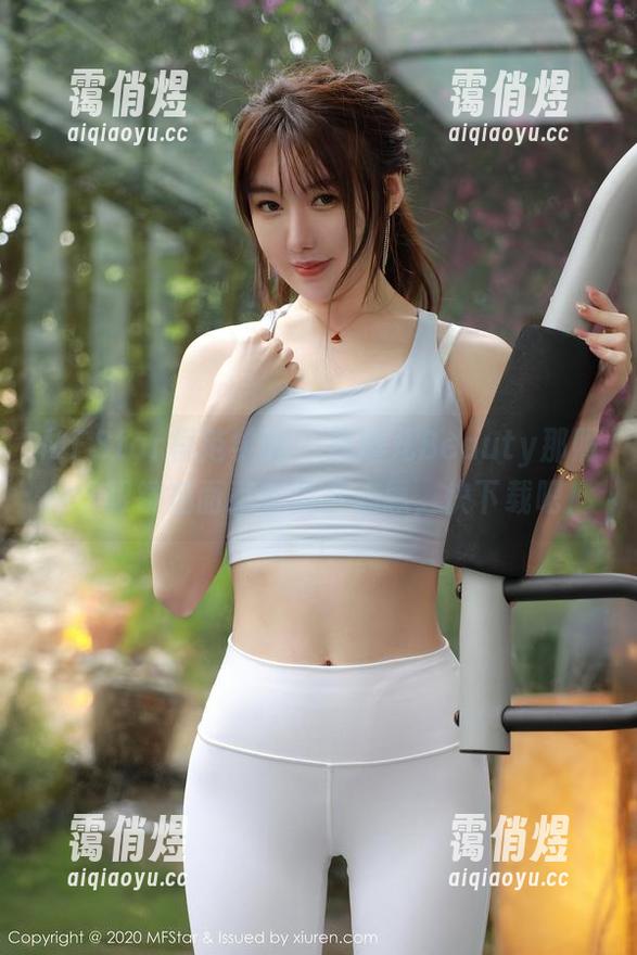 MFStar模范学院 - 唐琪儿Beauty那照片，眼镜后面藏着的小心思，快下载吧！