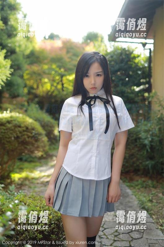 MFStar模范学院-李雅柔182CM MFStar模范学院 - 选出我心目中的连衣裙,李雅柔182CM拼尽全力“扮”时尚女神,结果……你们来评评!