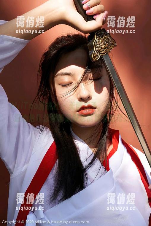 MiiTao蜜桃社-温心怡 MiiTao蜜桃社 - 美图在手,油亮在心,温心怡带你领略肌肤也能照亮的窍门!