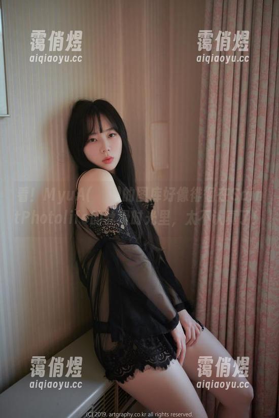 看！MyuA(뮤아)的图库好像徘徊在SaintPhotolife的丝滑时光里，太不认真了！