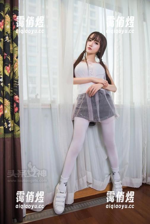 TouTiao头条女神-王佳凝 TouTiao头条女神 - 福利炸裂!王佳凝的校服图包等你来看看