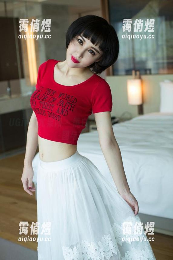 UGirls尤果网 - 黑白交响曲：霓梓心的原图与图集联动