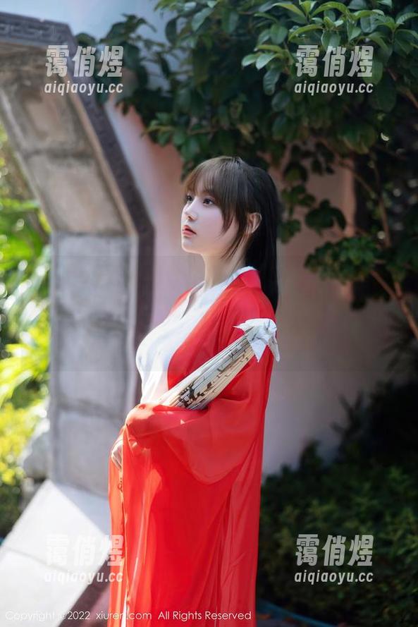 Xiuren秀人网-SOLO-尹菲 Xiuren秀人网 - 浴缸里的SOLO-尹菲:她的作品集太“水灵”,我只想大喊“真爱”!