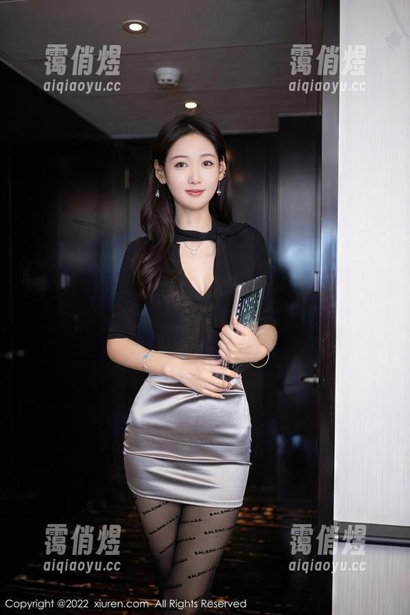 Xiuren秀人网-冯木木LRIS Xiuren秀人网 - 冯木木LRIS打造的私房姐姐气氛合集,来点不同的!