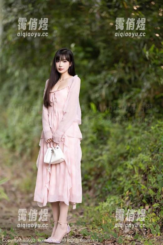 Xiuren秀人网 - 子纯儿Annie的私拍图集：厨房小动作，透露了多少不为人知的‘心机’？