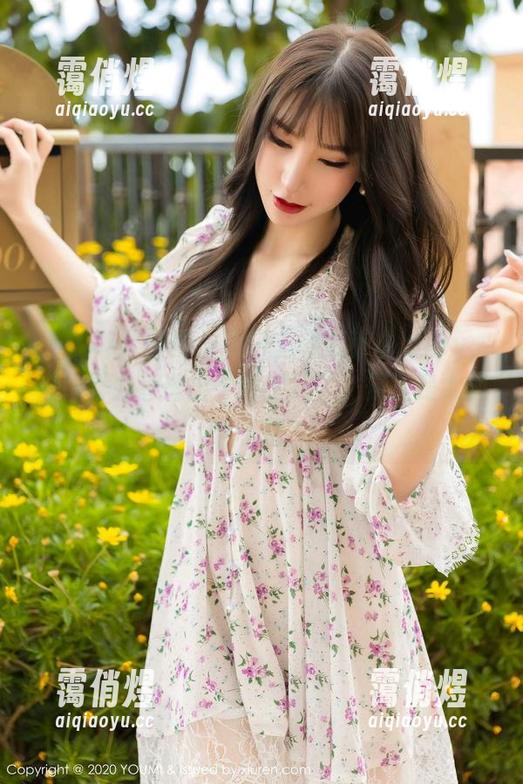 YouMi尤蜜荟-樱小白baby YouMi尤蜜荟 - 夏日里的樱小白baby:在线努力营造出“自然风”,却还是太刻意了吧?