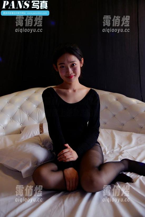 pans - 用脑洞来形容薇妮的网袜壁纸合集——某种程度上是杂志的对比，嘿嘿！
