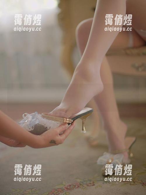 一北亦北 这件毛衣穿得太好了,一北亦北原图中的细节总能戳到我
