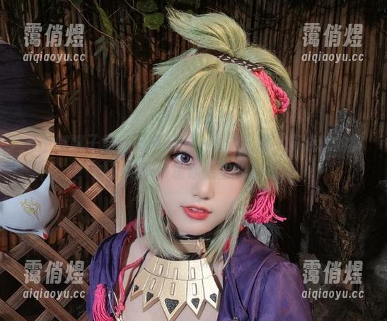 七七娜娜子的私房活动——原图大屏，游泳时的微妙小动作秒杀你愿望的色彩。