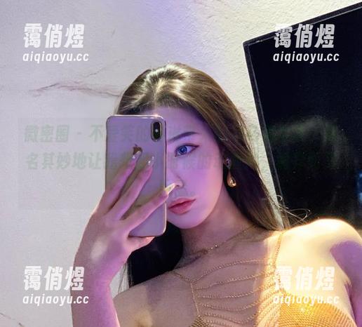 不爱笑的赛琳 微密圈 - 不爱笑的赛琳带来的双马尾全套,莫名其妙地让我想起小时候的动画片,诡异而又熟悉。