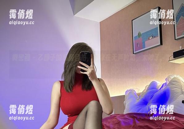 微密圈 - 乙醇子的私房自拍，好像在无声吟唱，太妙了，哈哈！