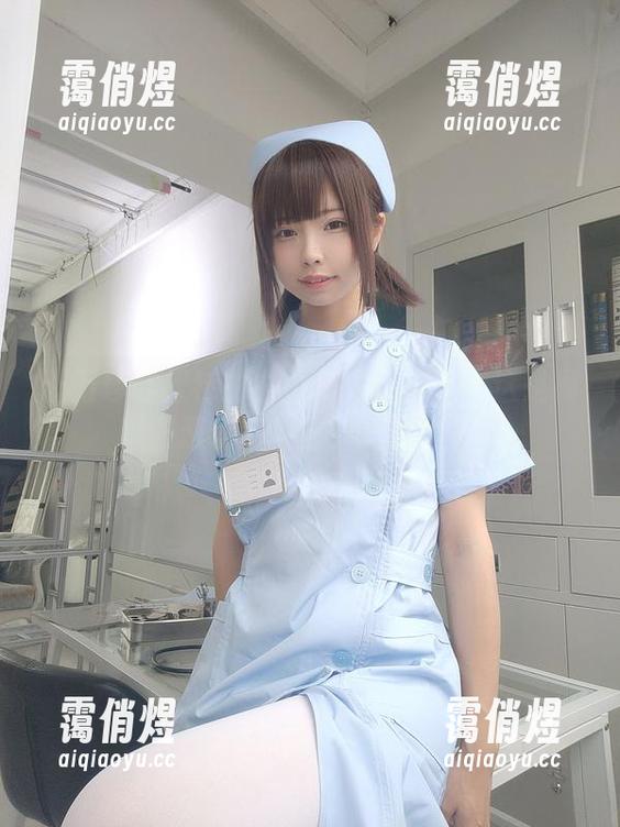 十万珍吱伏特 十万珍吱伏特的白桃乌龙奶茶——这是摄影还是饮品广告的高清大片?