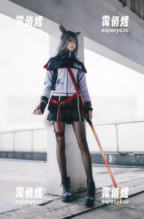 南桃Momoko 南桃Momoko白裙高清写真,似乎在传递一种不言而喻的柔情。