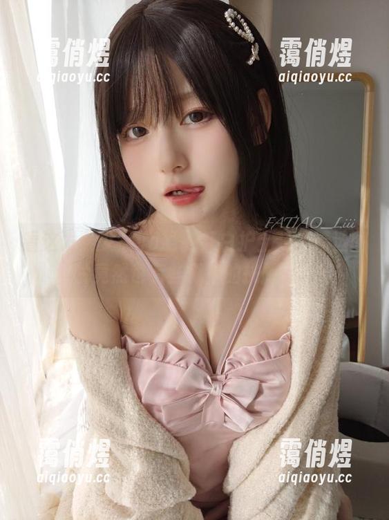发条少女yoki 看这发条少女yoki的红白护士装,精选图片竟然也有些微微的挑衅感。