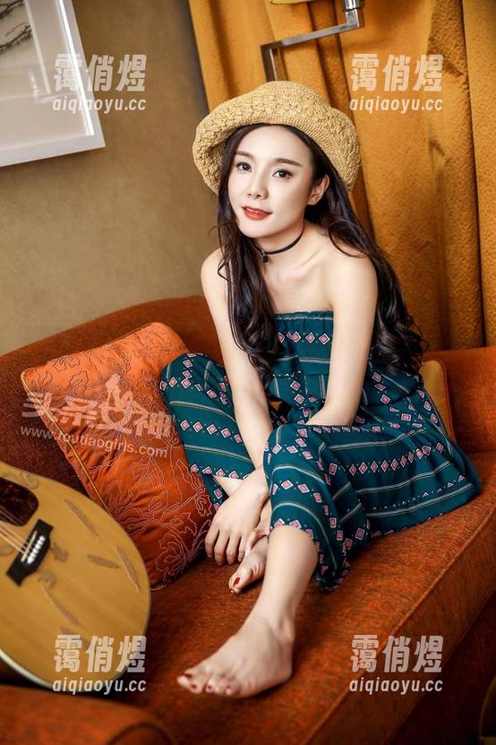 头条女神-COCO 头条女神 - 瞧瞧COCO的私房原图,女神的俏皮暗藏其中。