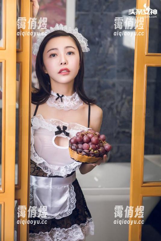 头条女神-王竹 头条女神 - 毛衣的诱惑:王竹的新作,免费原图等你来拿