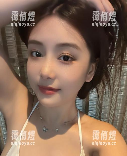 微密圈 - “战斗模式开启！”奶雯全套红色战衣作品上线！