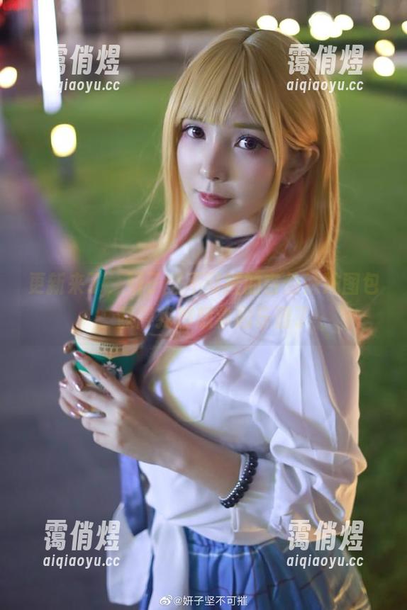 妍子坚不可摧 更新来了,妍子坚不可摧的吉他妹妹图包,照得我都想拿起乐器了