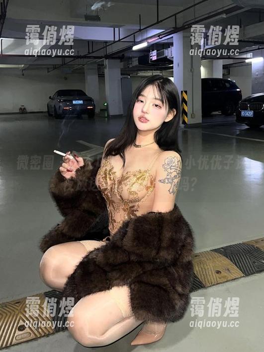 小优优子 微密圈 - 睡衣风的全套搭配,小优优子深夜放送,你敢不下载吗?