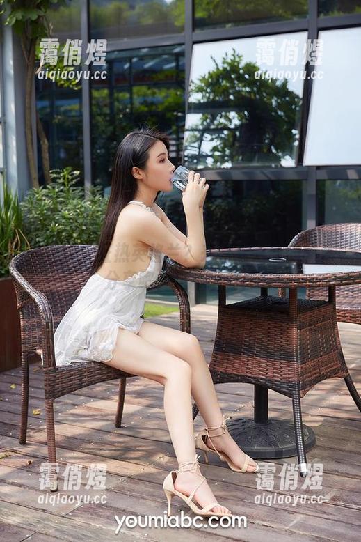 尤蜜荟-尹菲 尤蜜荟 - 狂热英格兰?来看看尹菲的图库分享吧,绝不中立!