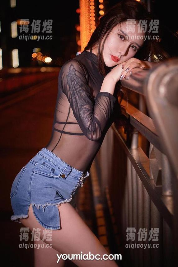 尤蜜荟 - 易阳最新写真集，谁会在死库水里游泳？