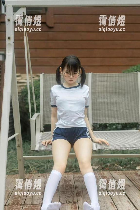 幼水铃衣的双马尾合集，图片里有种扑面而来的青春气息。