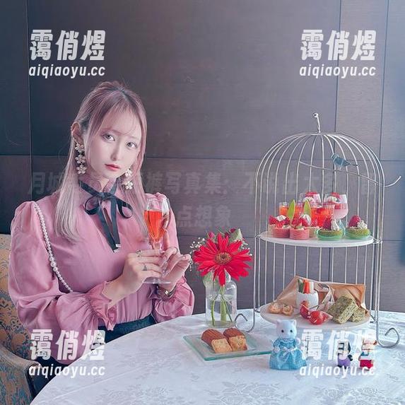 月城委员会短裤写真集：不说出太多，留点想象