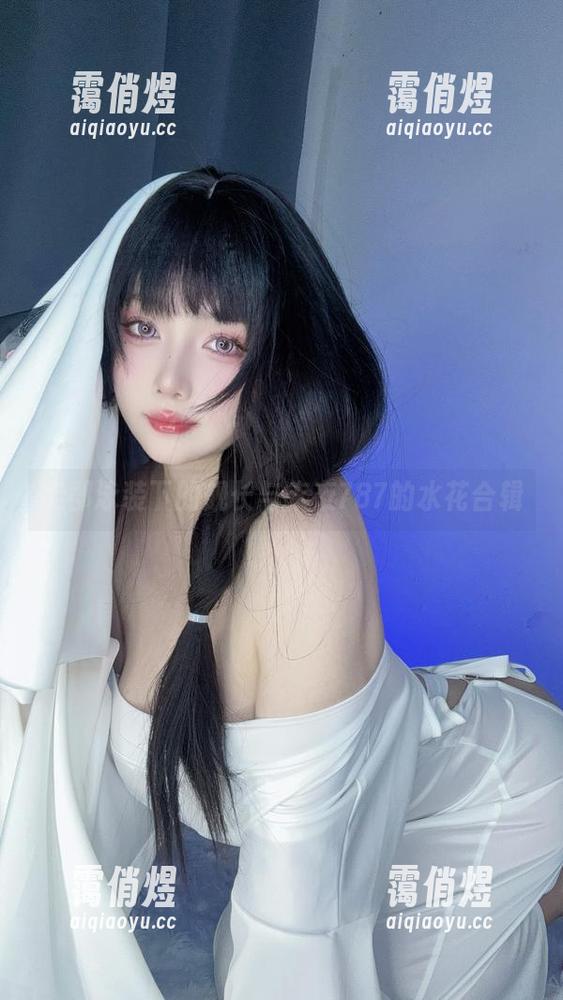 末夜787 柴郡泳装下的舰长与末夜787的水花合辑