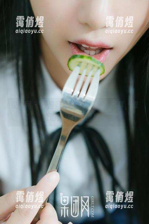 果团网-蜜桃Q妹儿 果团网 - 开启蜜桃Q妹儿的全新写真,谁说瑜伽动作不能撩?