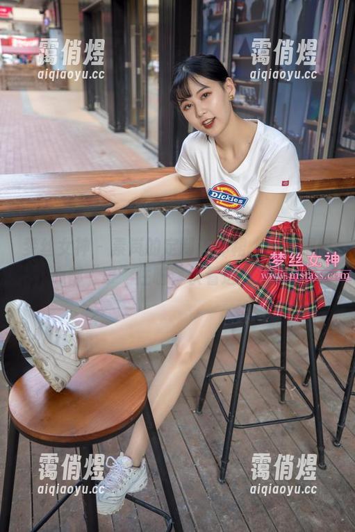 梦丝女神-素岚 梦丝女神 - 素岚的定制连体裙,偏偏把我心都“罩”住啦,快看这些图片!