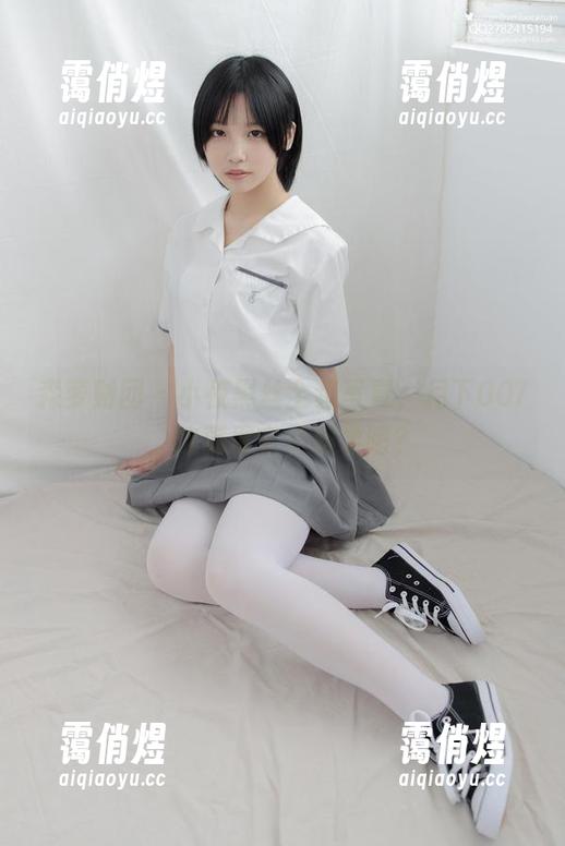 森萝财团-小夜 森萝财团 - 小夜黑丝全套写真,月下007,这薄度它不科学吧?