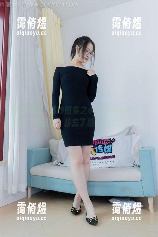 物恋传媒-小竹 物恋传媒 - 婚纱图集之小竹:她翻越了“婚礼”这道坎,却忘了摄影机还在一旁。
