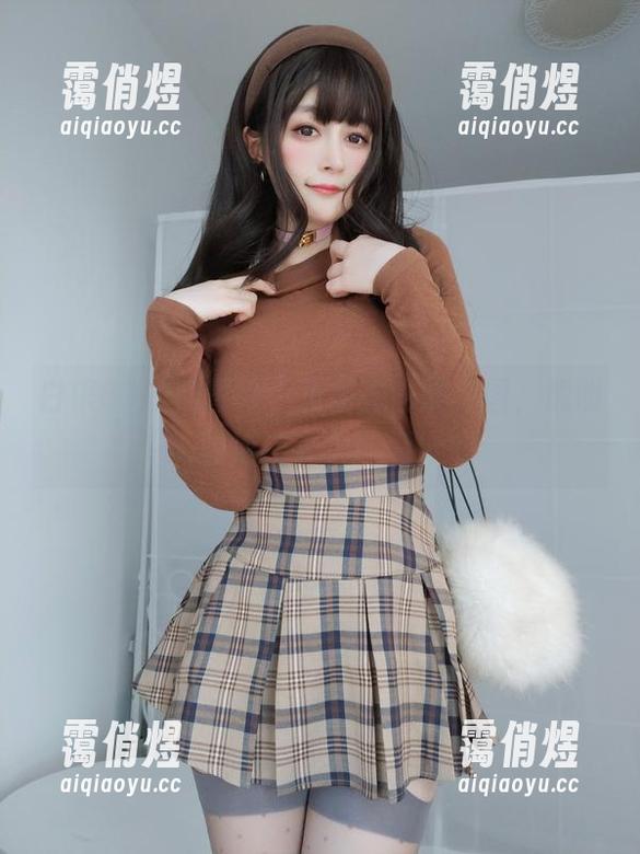 白银81的新冒险：无圣光也能美图，透明旗袍让人犯迷糊！