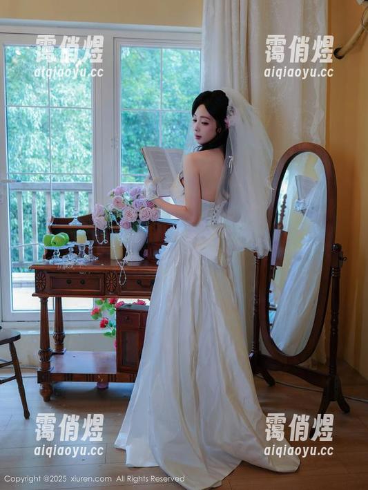 秀人网 - 允尔正在线，分享她的新人模特作品集，慢慢看，别着急！