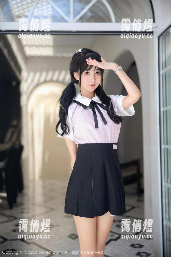秀人网-千夜未来 秀人网 - 无圣光加持的千夜未来,礼服套图,随意翻翻,别担心我不会说话。