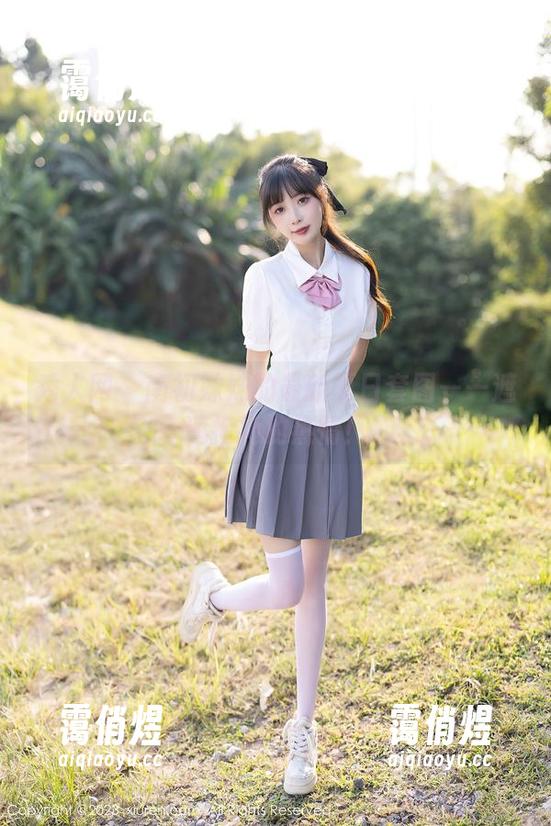 秀人网-南初妹妹 秀人网 - 南初妹妹的最新夏日套图——遮遮掩掩的热情!