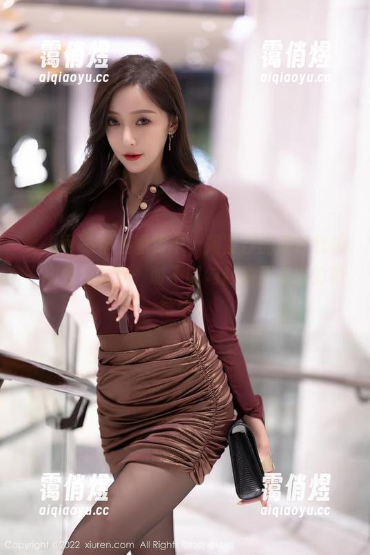 秀人网-周慕汐 秀人网 - 精选图库中,周慕汐的婚纱就像一场轻盈的梦,时不时勾起我那老旧的期待呢。