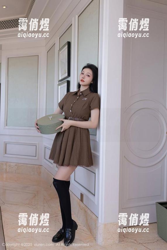 秀人网 - 阿汁的“妹妹”图册，犹如一封迷失在夏天的情书，慢慢展开中…