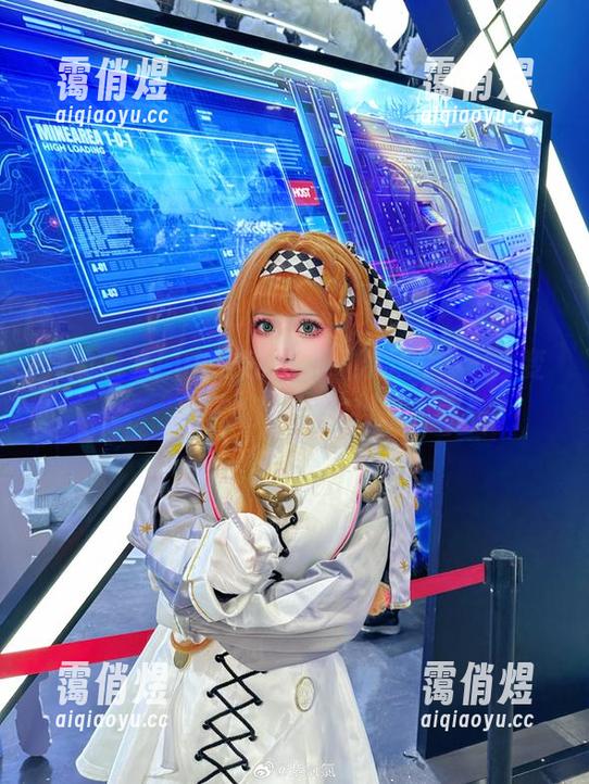 紫氯氯套图中的连衣裙，穿上去会不会变得特别容易被围观呢？