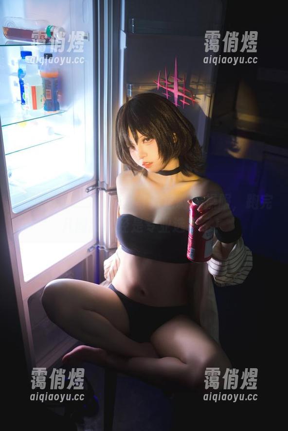 纸悦Etsu_ko 纸悦Etsu_ko这套写真定制体操服,跑完几圈我已经是专业选手了!