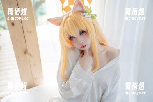 纸悦Etsu_ko 纸悦Etsu_ko的写真:小蛋糕和我一样,都是吃的~咳咳,喝的!