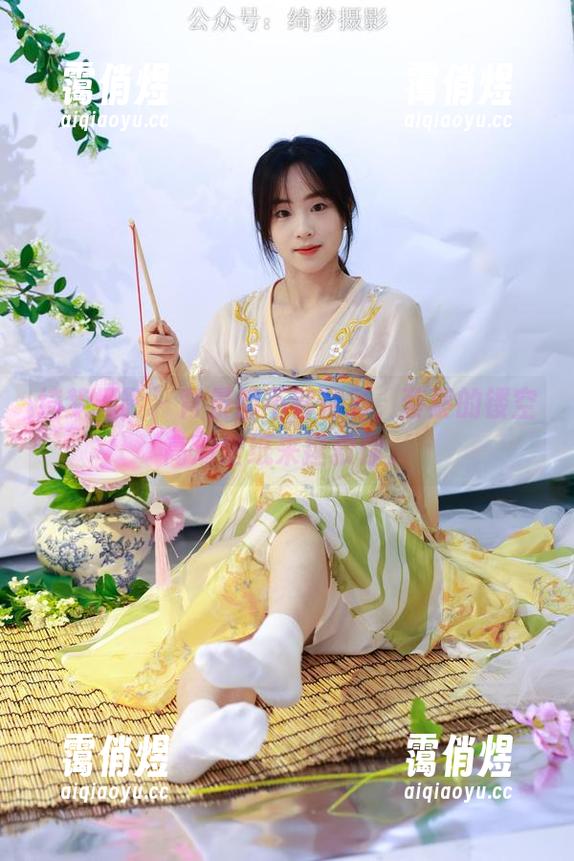 绮梦摄影-蔡蔡 绮梦摄影 - 背景都不够精彩,蔡蔡的镂空高清壁纸来拯救你。
