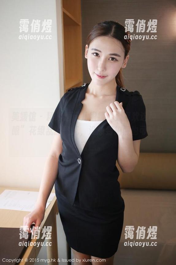 美媛馆-唐琪儿 美媛馆 - 精选唐琪儿眼镜:太喜欢这种“眼”花缭乱的气氛,没想到拍照也可以这么随意。