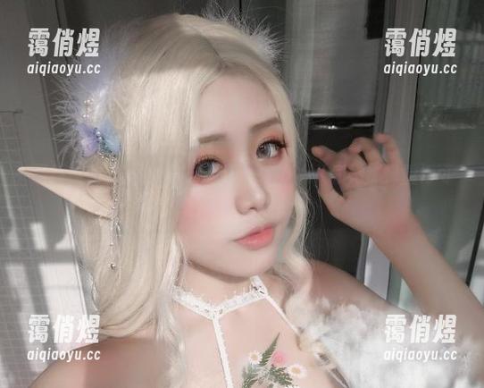 最新福利，美图出炉，芊川一笑MNK和她那只重得可怕的大橘真搭。