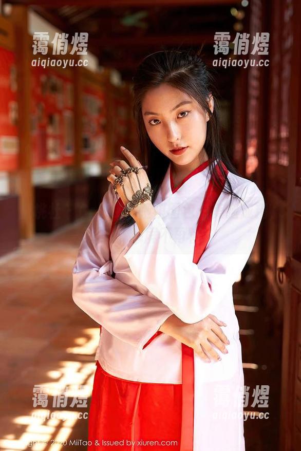 蜜桃社-Cris_卓娅祺 蜜桃社 - Cris_卓娅祺图包:美腿成精,日常舔屏不再管