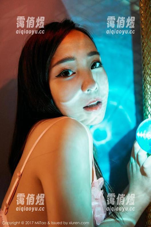 蜜桃社-许思铭 蜜桃社 - 你瞧!许思铭的礼服写真,这图包藏了多少小心思?