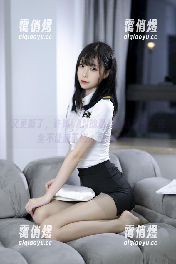 又更新了，许岚LAN的最新黑丝套图，完全不让我下班心思集中啊。