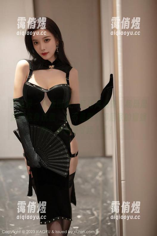 语画界-杨晨晨 语画界 - 最新图册:红裙风袭来,杨晨晨卸下这身优雅,是不是搬来邻居家的蜜蜂啦?看起来可迷人了!