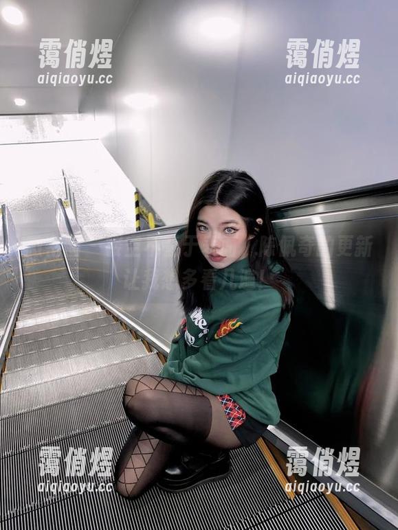微密圈 - 镂空不止于表面，陈佩奇的更新让我想多看几遍！